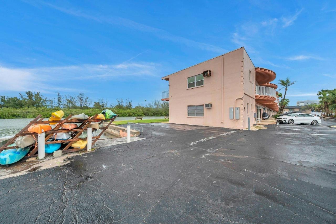 Picturesque Waterfront Studio Clearwater Beach Bagian luar foto